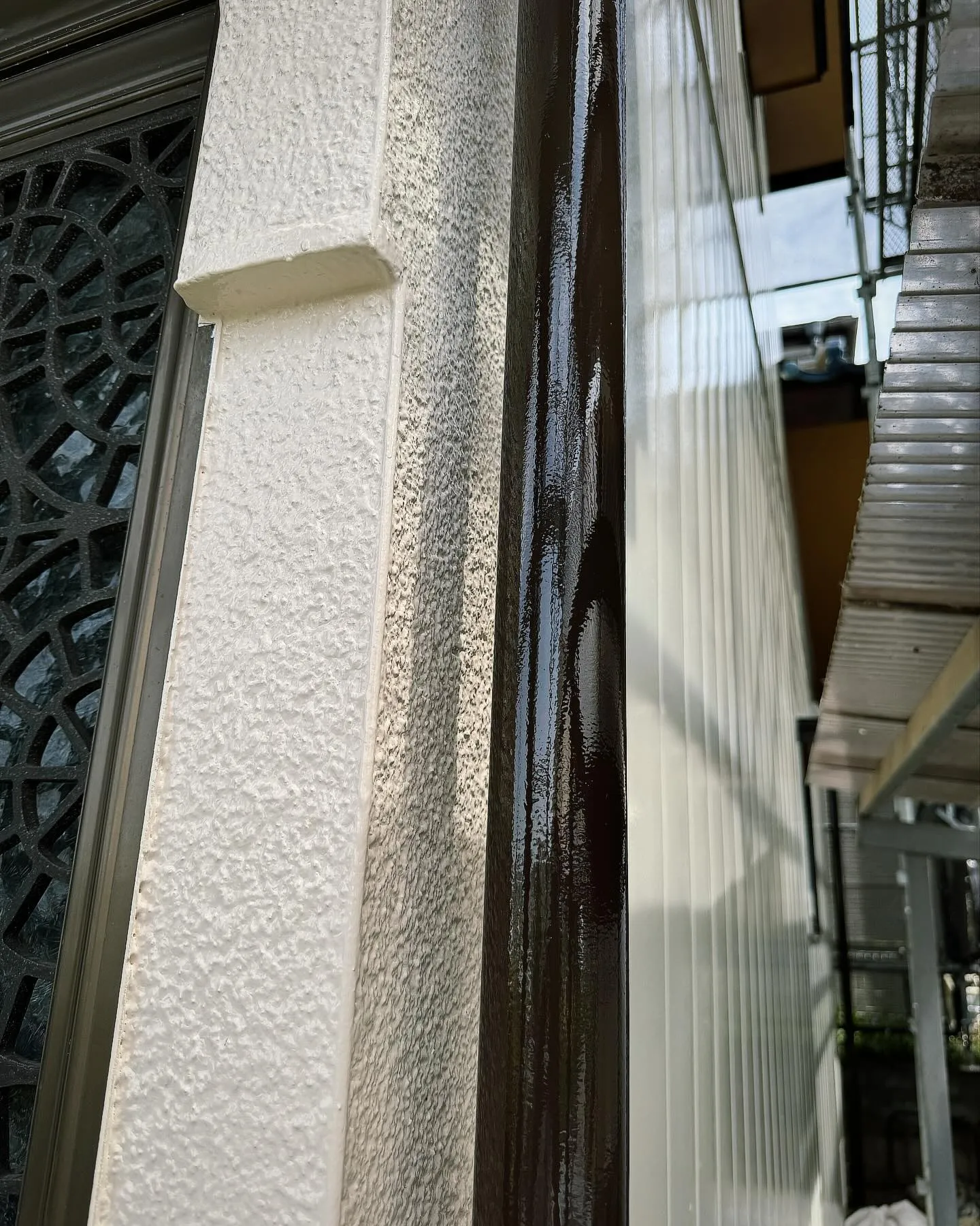 埼玉県鴻巣市M様邸での外壁塗装が進行中です✨🏠✨