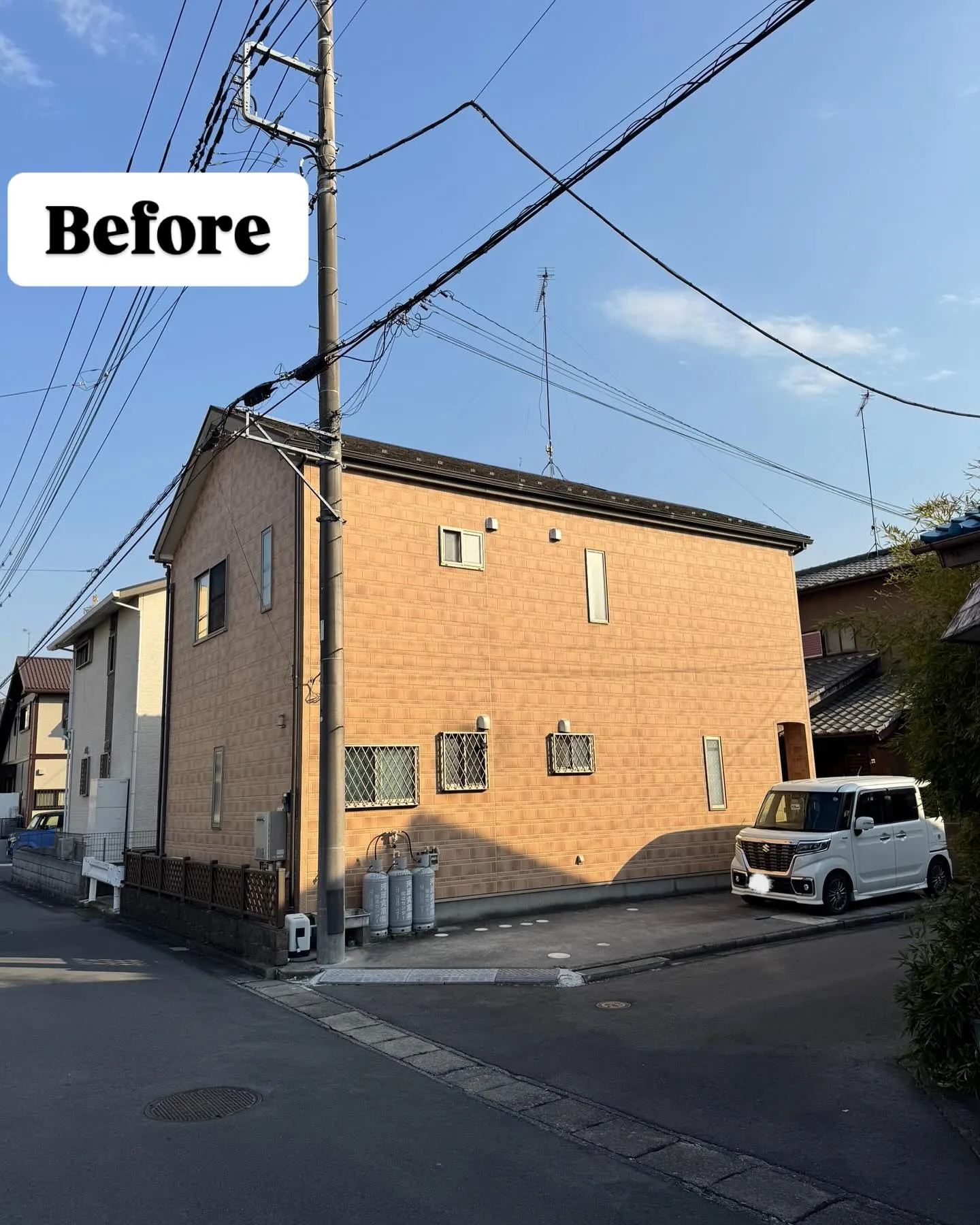 埼玉県鴻巣市のM様邸での外壁塗装と屋根カバー工法の工事が完工...