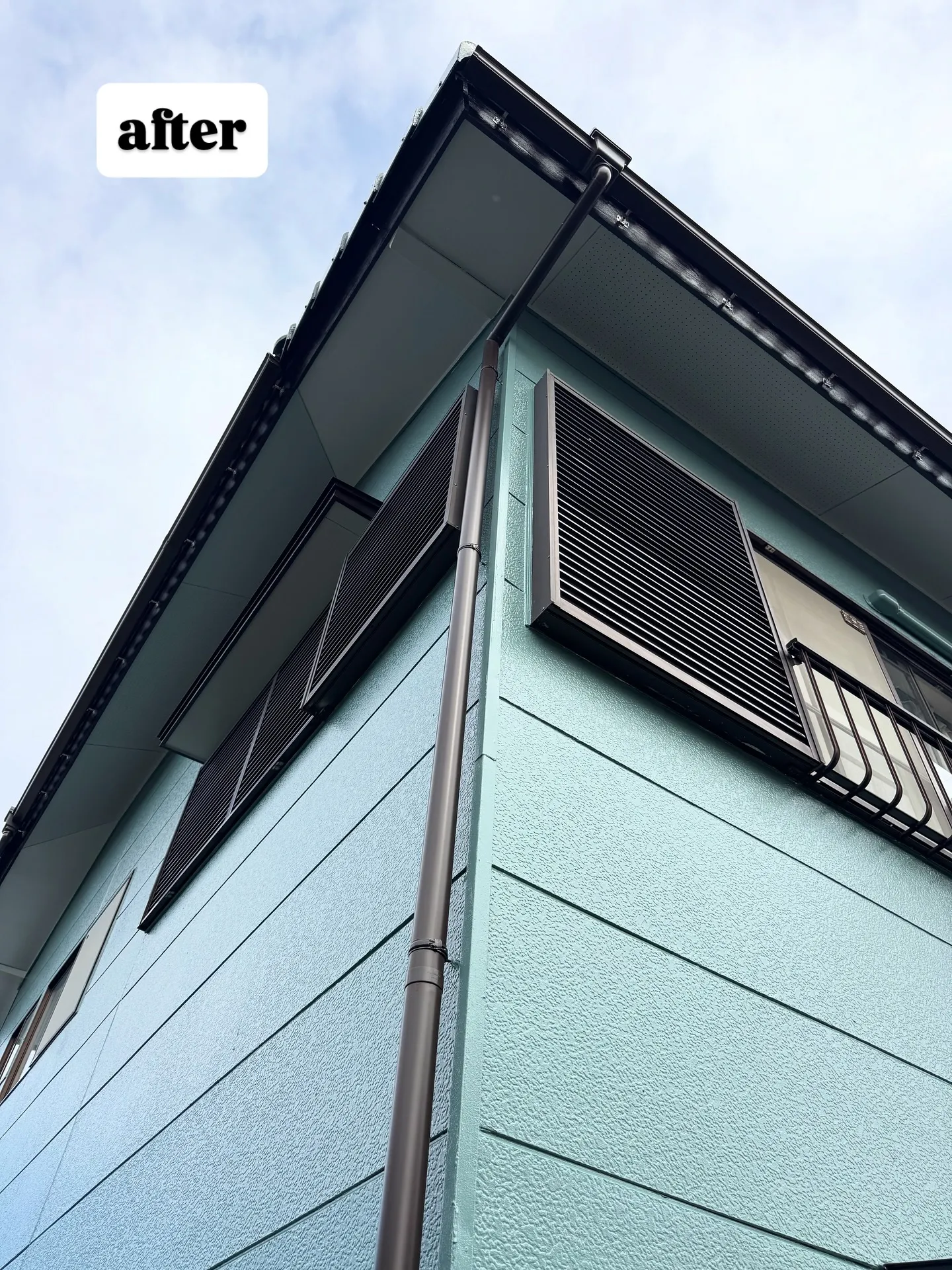 埼玉県鴻巣市のK様邸にて、外壁屋根塗装と雨樋交換の施工が無事...