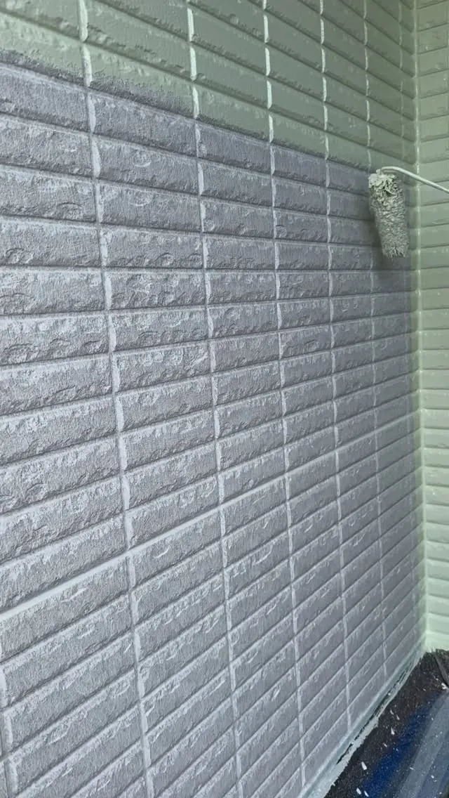 埼玉県鴻巣市のＳ様邸での外壁塗装工事が順調に進んでおります！